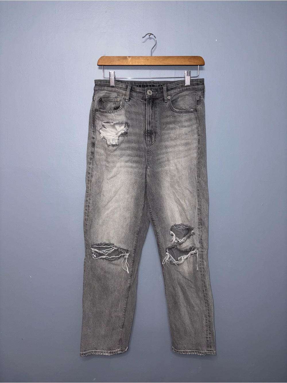 American Eagle | Gray Distressed Jeans | Size 8